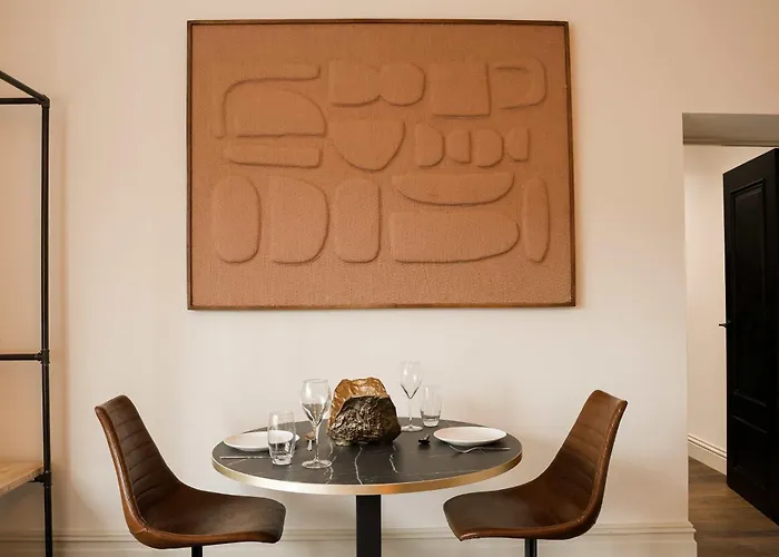 Lovely Flat On Bath Road - Flat 1 Apartment *