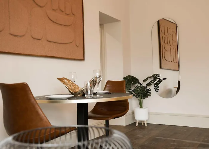 Lovely Flat On Bath Road - Flat 1 Apartment