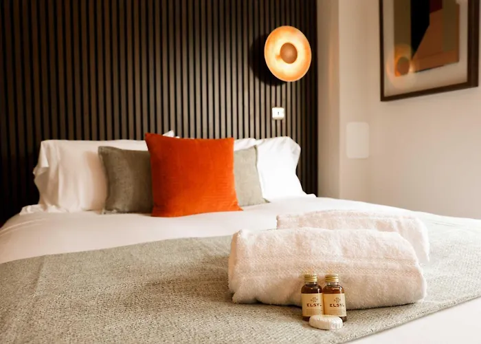 Lovely Flat On Bath Road - Flat 1 Apartment *