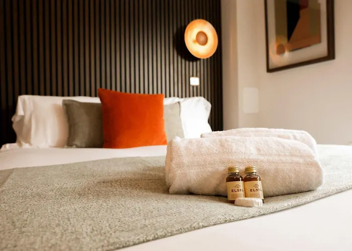 Lovely Flat On Bath Road - Flat 1 *