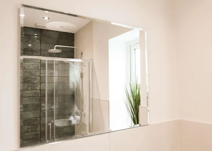 Lovely Flat On Bath Road - Flat 1 Apartment *