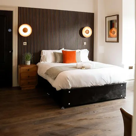 Lovely Flat On Bath Road - Flat 1 شقة