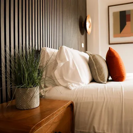 Lovely Flat On Bath Road - Flat 1